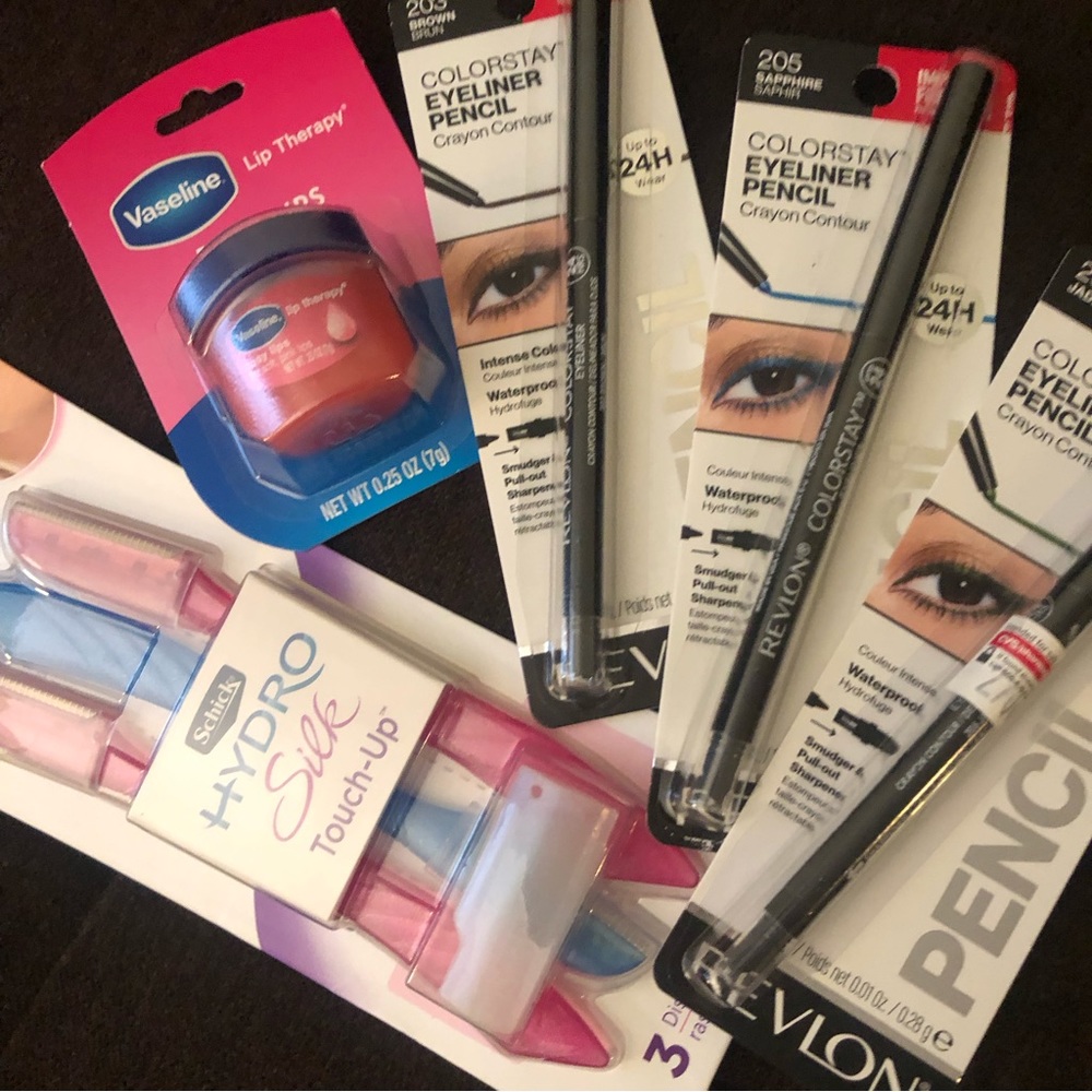 Women’s makeup bundle.  ***57***   Revlon and more 🖤 AllNewItems - Picture 2 of 9